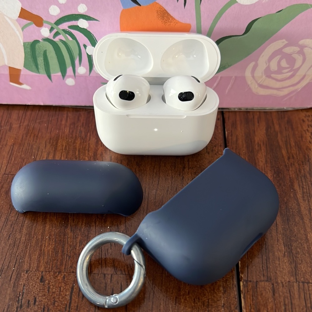 Apple Airpods 3rd Generation Warranty until 11/2023